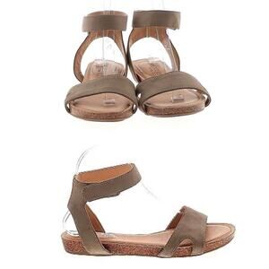 Womens 7.5 Adam Tucker by Me Too Taupe Loop Ankle Strap sandals low heel strappy